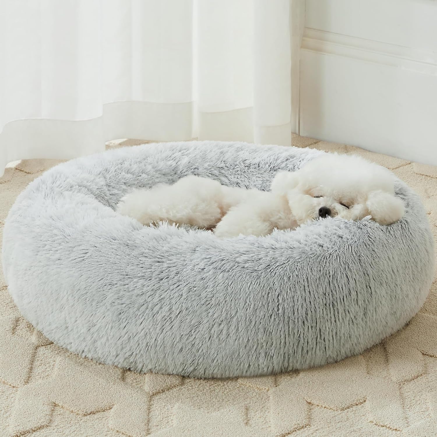 Calming Donut Pet Bed for Dogs and Cats, Self-Warming Faux Fur Cuddler, Plush Round Bed (24 x 24 Inch, Light Grey)